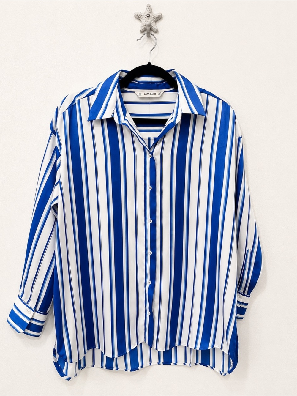 Zara Basic Blue and White Vertical Stripe Button-Down Shirt size M